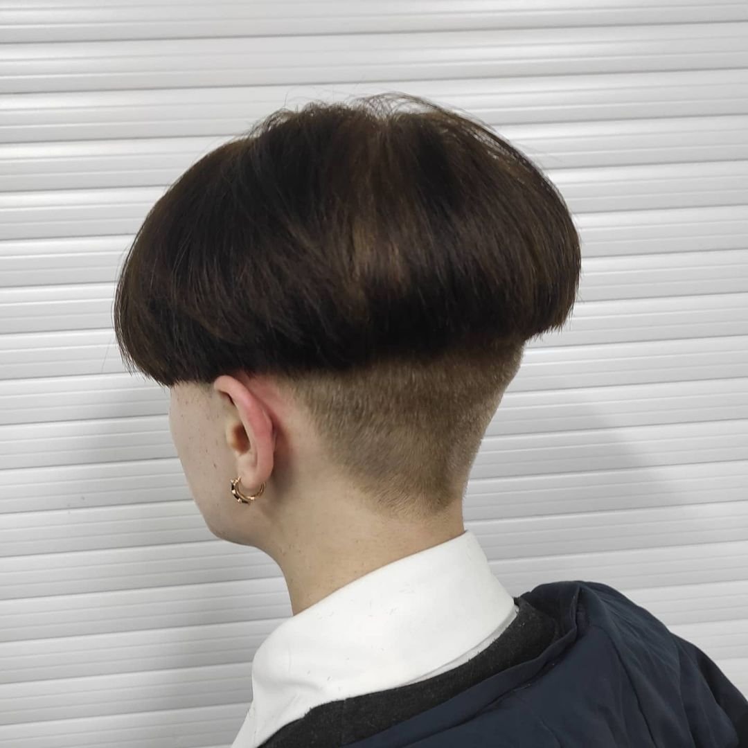wertz41's tweet photo. #bowlcut #shavedneck #napecut #undercut #neckshave #nape
Reposted from @hairdresser_mikhail
#стрижки #окрашивание #прически #окрашиваниеволос #балаяж #шатуш #укладки #маникюр #мелирование #airtouch #парикмахер #салонкрасоты #сложноеокрашивание #стрижка https://t.co/HVpmAwBoVp