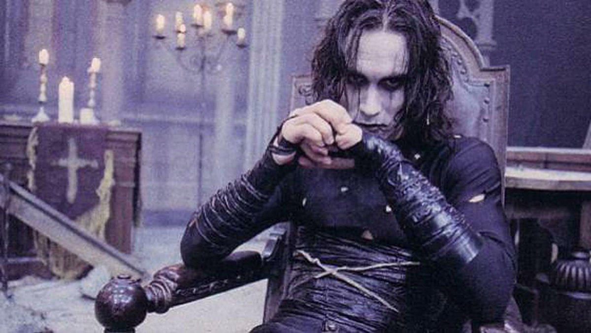 SergioSrRubio's tweet photo. Estoy viendo mucho cuñadeo con el tema del accidente armamentístico de Alec Baldiwn, recordando el caso Brandon Lee. Así que, os abro un hilo de como funcionan las armas de fuego en rodajes y el tremendo cuidado y respeto que se les debe tener trabajando con ellas. https://t.co/1MQ6Iia5NX