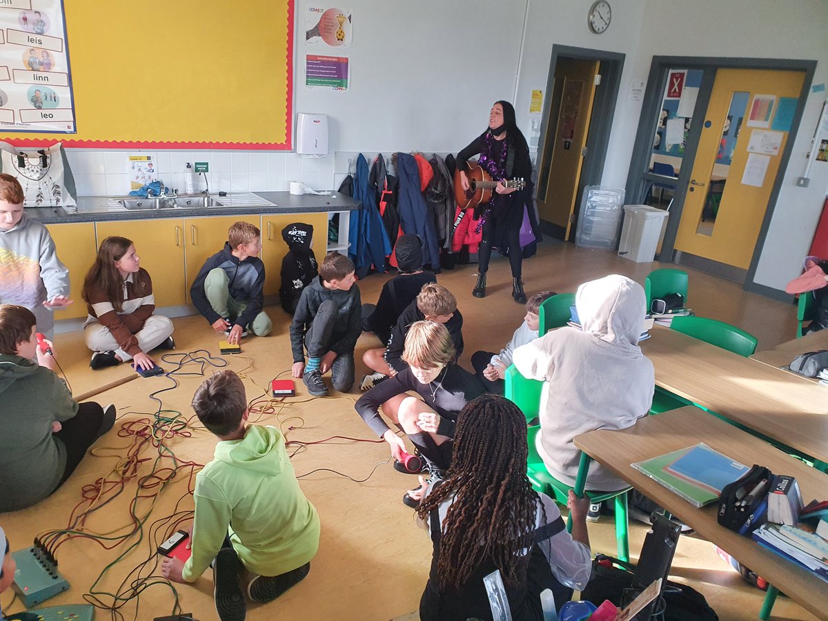 AoifesClass's tweet photo. We're lucky to have a scary noises workshop with Catherine today!! https://t.co/Z9Dg9X4UdO