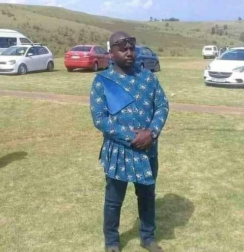 Cjeezy_Ass's tweet photo. Me getting ready for umgidi ka boy ..senithungisile?🙂🙂

#LonalinamandlaBawuti https://t.co/UxJauUMiV9