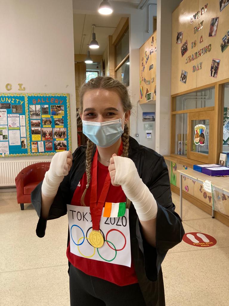 LoretoSPCrumlin's tweet photo. Everyone loves to dress up today including our teachers ! Aspiring to be the next @Kelly64kg
Yes you can @a_doyle7 ! #halloween #schooldressup #teachers https://t.co/A83eKzAjr9