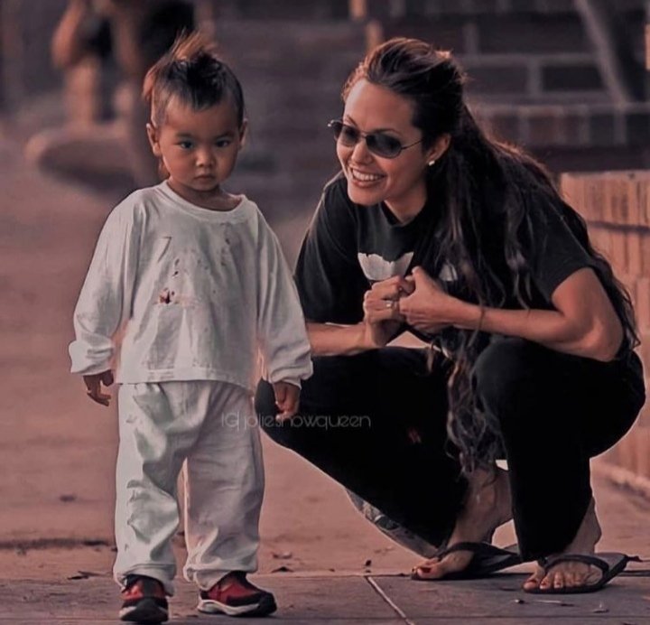 Cinzy08_'s tweet photo. Chi conosce #AngelinaJolie capirà questa foto... Ancora oggi mi emoziono vedere certe immagini 🤧❤️ https://t.co/VLValaJwNl