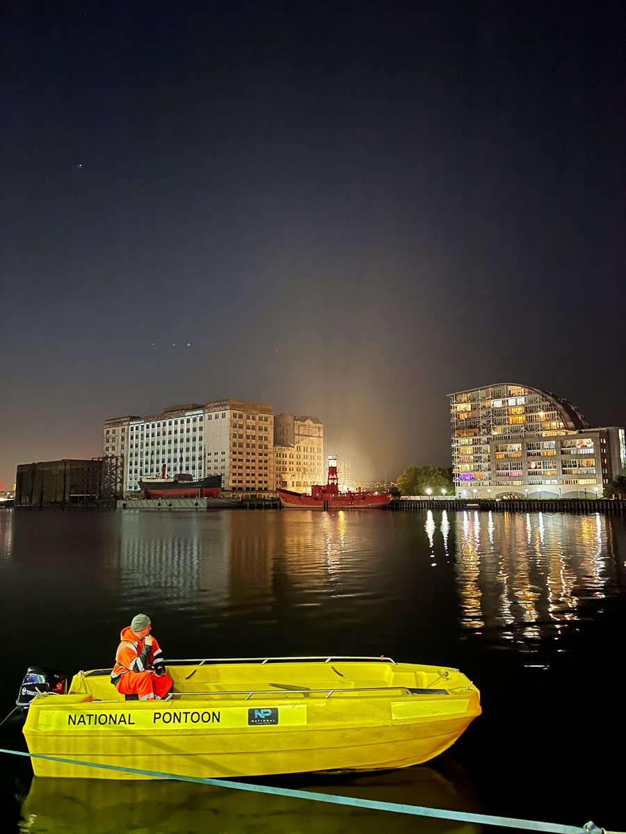 Had the most extraordinary evening at Arrival an immersive show celebrating local history in <a href="/NewhamLondon/">Newham London 💙</a> set amongst the most beautiful backdrops <a href="/YourRoyalDocks/">The Royal Docks</a>. Will never forget it, loved every minute. Tickets still available for Sat eventbrite.co.uk/e/arrival-tick… #ArrivalRD