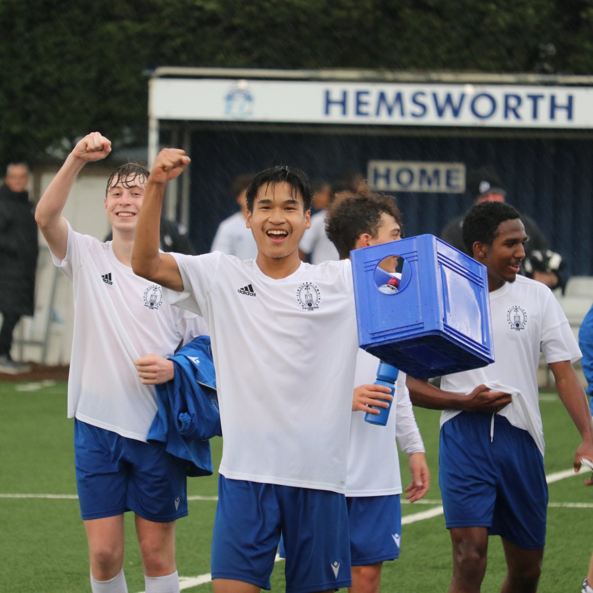 An emphatic display from our football academy on Wednesday ⚽️ A gritty first half ended in us being 0-1 down. However despite the weather the team launched a brilliant comeback showing great resilience to win 3-1 against Barnsley College.
Goals:
Kuame
Eijaz
Amir

#FootballAcademy