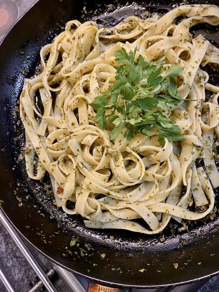 butcherbakerpo1's tweet image. 🍴 Recipe of the week: Garlic, Chilli &amp;amp; Olive Oil Tagliatelle 💛 
A classic MOB Kitchen recipe from Speedy MOB (it’s supposed to be linguine but I couldn’t find any in the supermarket today 😢) 🍴
#mobkitchenrecipe #mobkitchen #tagliatelle #foodpodcast #butcherbakerpodcastmaker