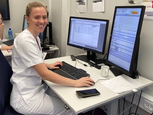 Katinka Alme (@katinkaalme) on Twitter photo PÄ onsdag tok lege Trine Morken pÄ <a href="/Haraldsplass/">Haraldsplass Sykehus</a> imot den fÞrste pasienten med "Pasientens Legemiddelliste". I fÞrste fase er dette ei uvurderleg kjelde til kvalitetssikra legemiddelinformasjon. Vi er spente pÄ fortsetjinga! PÄ onsdag tok lege Trine Morken pÄ <a href="/Haraldsplass/">Haraldsplass Sykehus</a> imot den fÞrste pasienten med "Pasientens Legemiddelliste". I fÞrste fase er dette ei uvurderleg kjelde til kvalitetssikra legemiddelinformasjon. Vi er spente pÄ fortsetjinga!