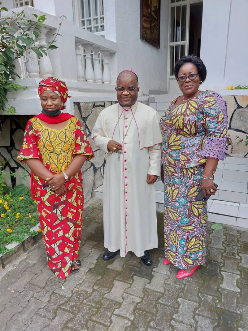 Monseigneur l évêque de goma vient d échanger avec la secrétaire général à l Epst au menu la question de la prise en charge des enseignants par le gouvernement congolais.