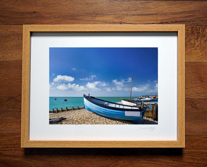 FromSelsey's tweet photo. Friday at the Love From Selsey shop means new Artisans - This week you can find NineteenFiftyFour Bespoke Bags , Coastal JJ  and Millen’s Melts .
You can find the gift shop by the Bunn leisure windmill. https://t.co/3Tk7qHtWH6