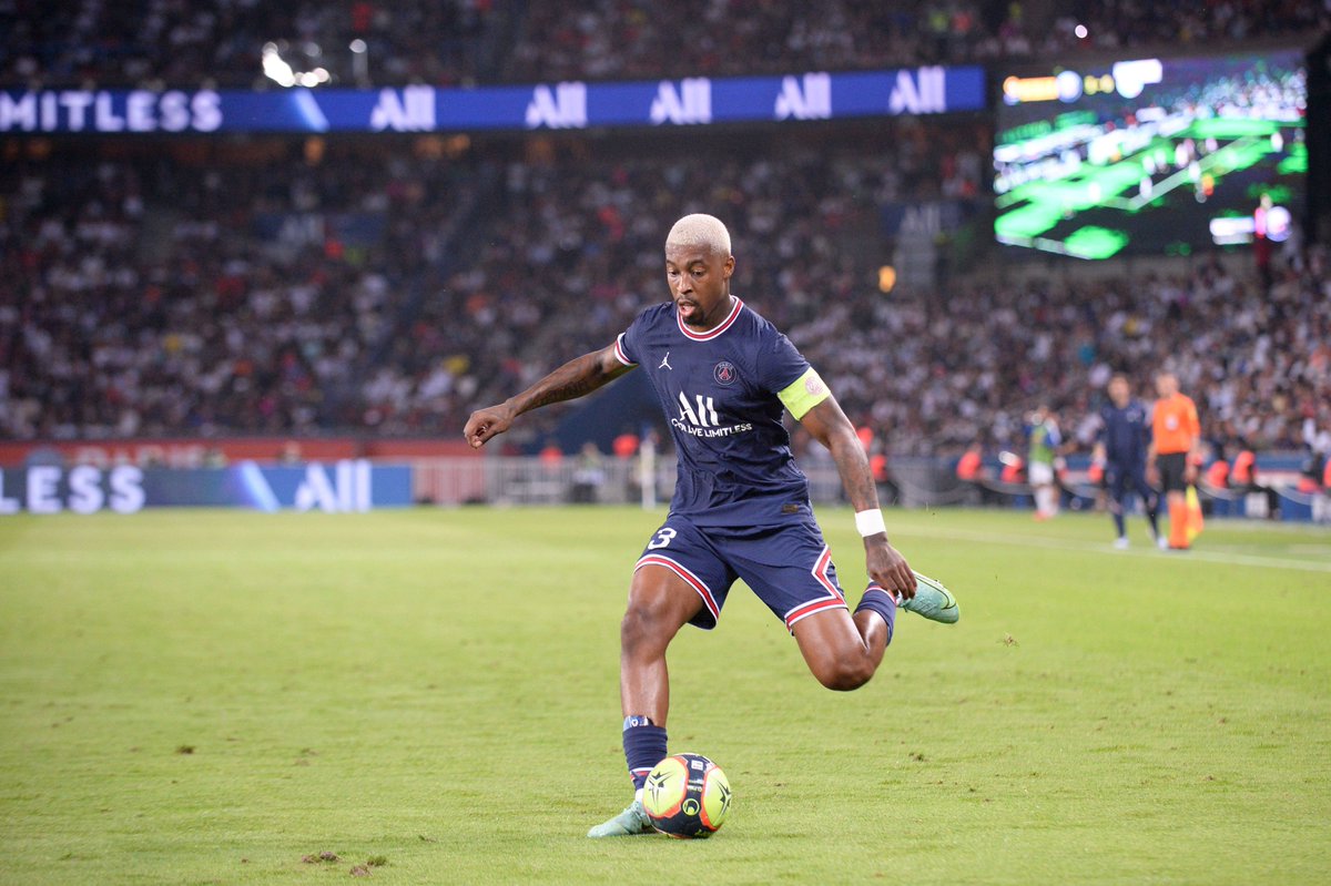 90footballFr's tweet photo. [Stats 📈📉]

Qui sont, après 10 journées, les joueurs qui ont réussi le plus de passes en #L1 ?

1. #Kimpembe 680
2. #Aguerd 671
3. #Gastien 660
4. #Dante 623
5. #Ferri 606
6. #Herrera 587
7. #Saliba 582
7. #Manceau 582
9. Abdul #Samed 554
10. R. #Thomas 551 https://t.co/ERGVHSKxez