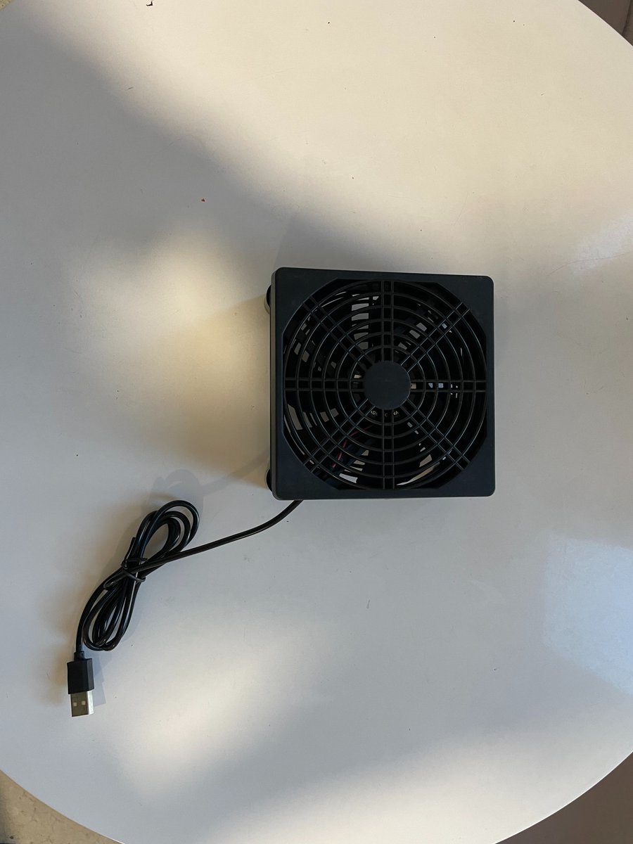 Today I received the node box from HOPR, which is a really exquisite blue hardware product. Look forward to his good performance and tyvm for the cooling fan presented by avado.
The first step is to study how to use it.
<a href="/hoprnet/">HOPR 🟡</a> @HoprSupport <a href="/SCBuergel/">Sebastian Bürgel</a> @AvadoCloud