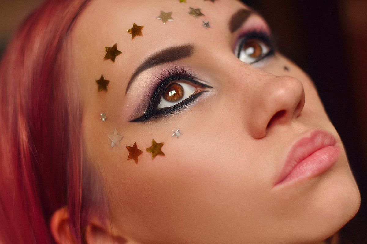 Star Makeup ⭐️💫✨ 
#mua #byme  #makeuplooks  #makeupartist #pinkhair #makefoto #makeportrait #stars  #kerrymoore
#fantasymakeup #browneyes #makeupideas
