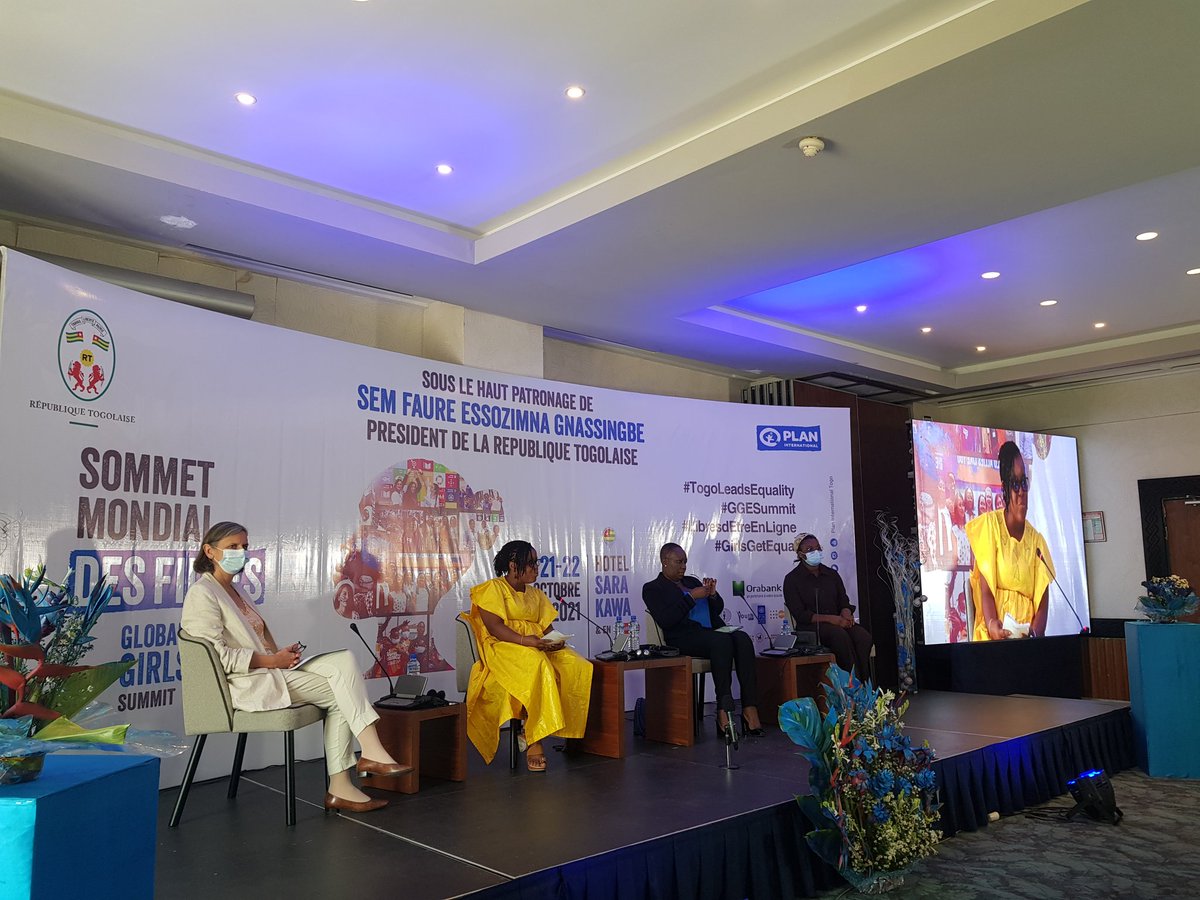 Kadiatoukonate9's tweet photo. Début du panel de haut niveau sur les engagements du forum Génération Egalité.
La Ministre du développement, l'ambassadeur de la france, la directrice Waca de UNFPA, le directeur Waca de Plan et une jeune fille pour nous parler des actions concrètes sur l'après paris.
#GGESummit https://t.co/xxGZR3awBj