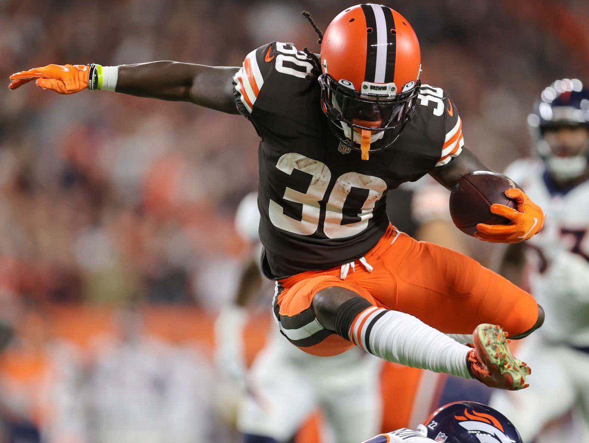 barstoolsports's tweet image. D'Ernest Johnson DM'd Every AAF Team In 2018 Asking For A Tryout, And Last Night He Graded Out With The Best Game By An NFL Running Back This Season barstoolsports.com/blog/3390276/d…