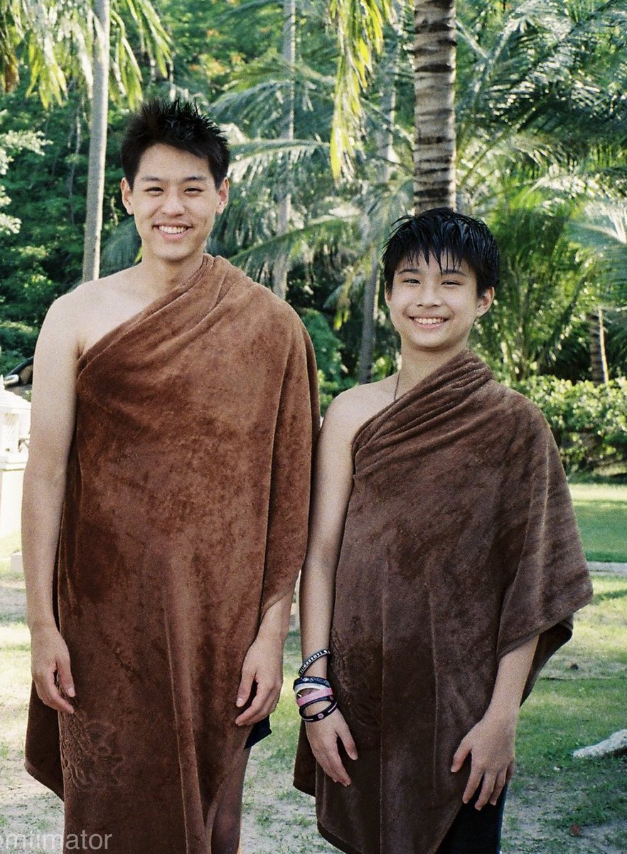 nongderrr's tweet photo. พ่อกลับบ้าน พ่อกลับบ้าน ก็บอกกับหนูว่าจะรีบมา แม่บอกว่า แม่บอกว่า ถ้าพ่อมาช้าไม่ให้เล่นคอม เล่นกับแม่ เล่นกับแม่ จะขี่คอแม่แม่ก็ไม่ยอม พ่อกลับบ้าน พ่อกลับบ้าน พ่อมาทันแม่ยอมให้กอด https://t.co/ZfVpm6XBJS