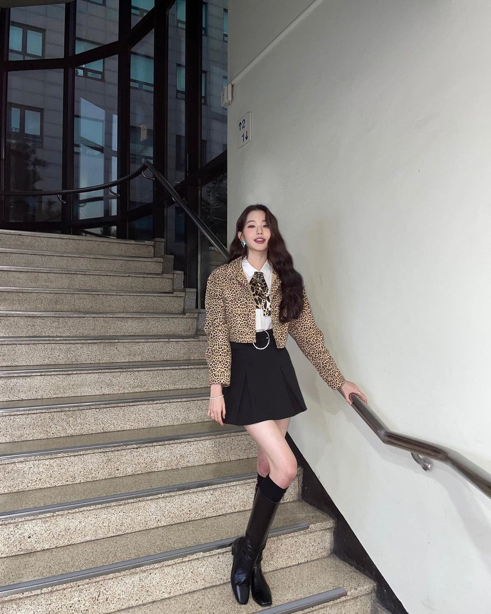 izone_bot's tweet photo. [#장원영] for_everyoung10 instagram 📸

🐆⚡️💋

https://t.co/bTAg9IxsFu https://t.co/fTJKYMgntd