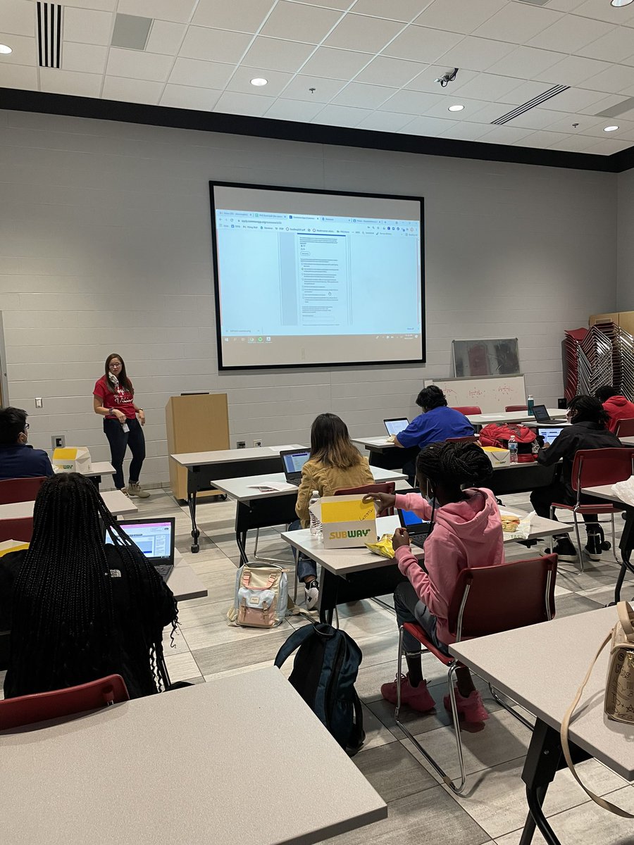 We had a BIG Lunch and Learn today with our seniors! They worked on their Common App and received 1-on-1 help from their counselors #vikingdiff