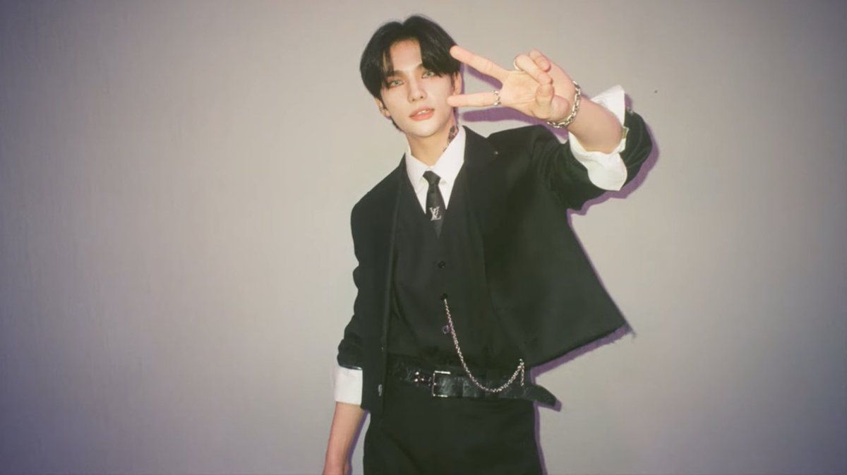 luvistay's tweet photo. 📸 hwang hyunjin https://t.co/LZZaxny3as