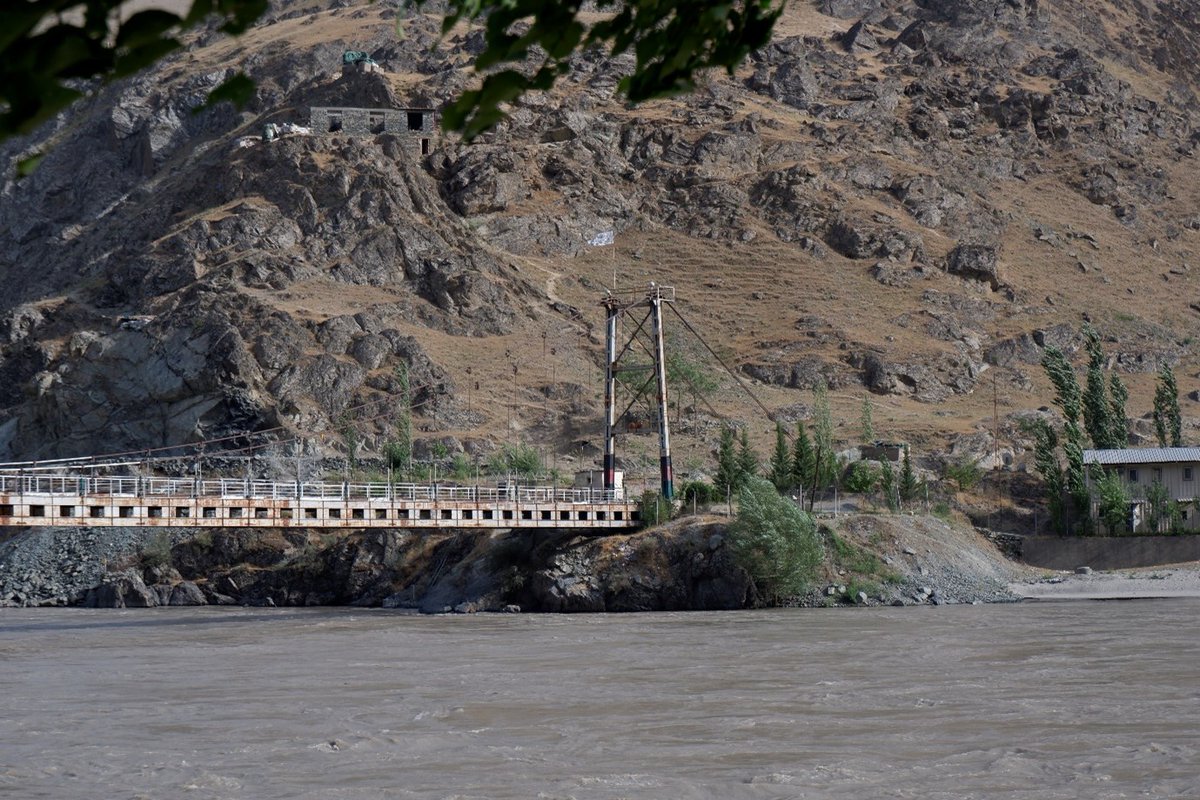 CentralAsiaProg's tweet photo. In our latest #CAPpaper Mélanie Sadozaï explores the impacts of the Taliban's #Afghanistan takeover on bordering #Tajikistan.
Read more at:
https://t.co/wgrhD5Ldcp https://t.co/chLoOku88W