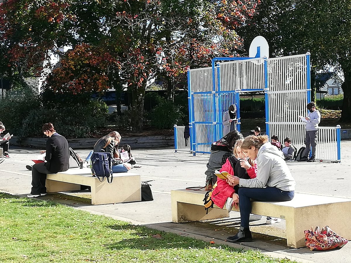 1/4h Lecture. Dedans dehors... #ensemblechacunsonlivre #EAC #13h51