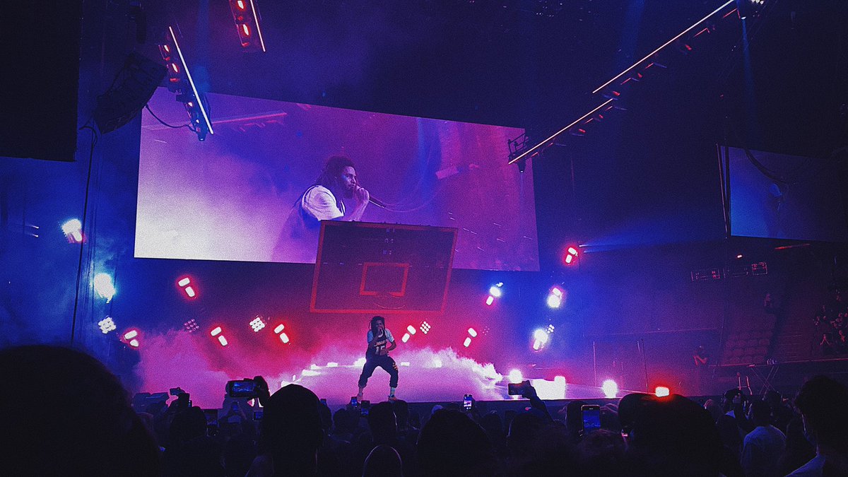 _peanut28's tweet image. LA Dreamer☁️