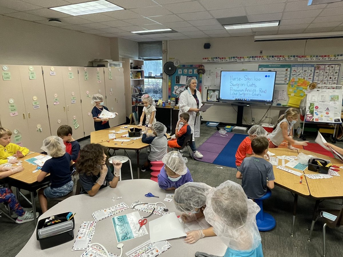 Walking into a first grade class and seeing cardinals having so much fun with “text features” surgery! <a href="/HumbleISD_WCE/">Willow Creek Elem</a>