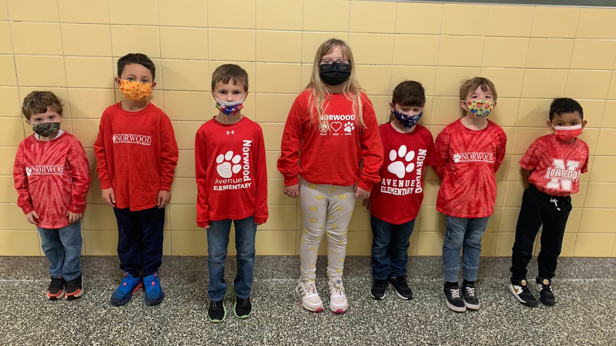 25Norwood's tweet photo. Healthy choices... that's the spirit! School spirit day at Norwood #RAPweek #SayNoToDrugs https://t.co/MNbgIe1I9X