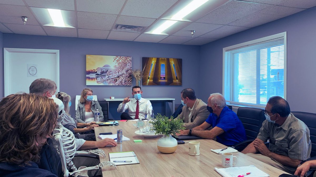 BenjaminOffice's tweet photo. Skully was at our most recent sales brainstorm! He takes very good notes. 

#Halloween #bestemployee #workplace #officesupplies #BOSS #Friday https://t.co/hNrFTqbHlv