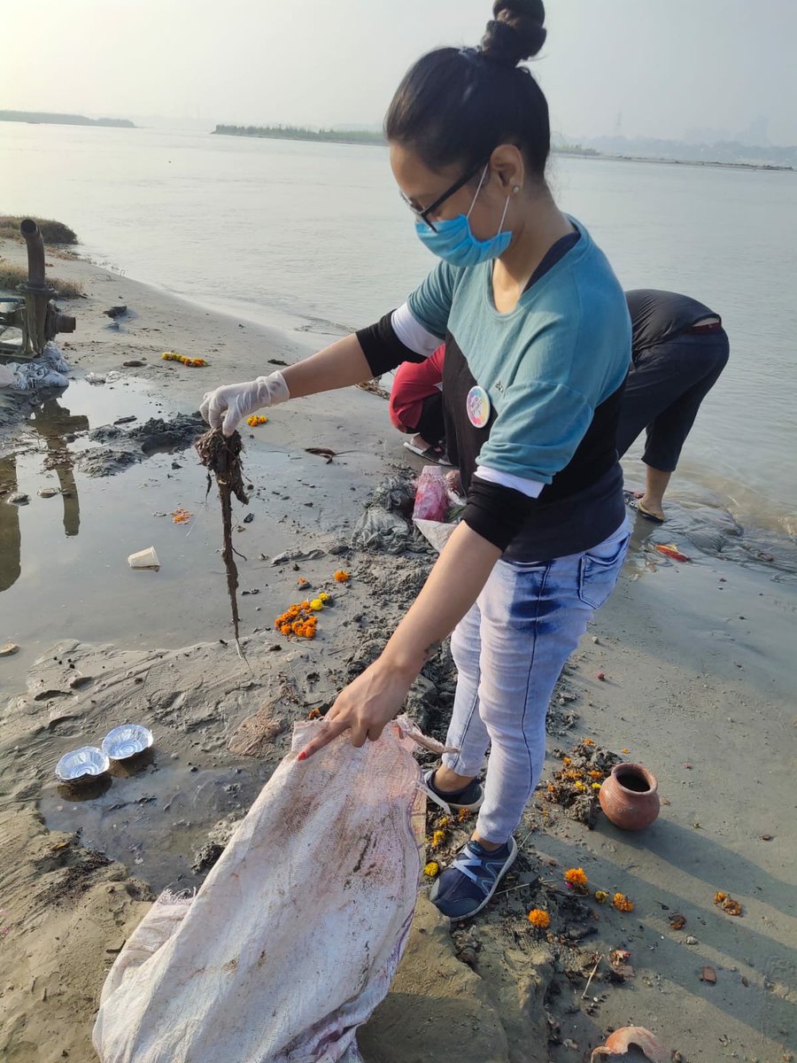 Meri_Dharti's tweet photo. 6 yards of pollution &amp; 600 years of damage ‼️

Join us to undo the damage - https://t.co/DwZHu8HRIs

#meridharti #greeroes #stoplittering #cleanrivers https://t.co/fHkgSoN1X4