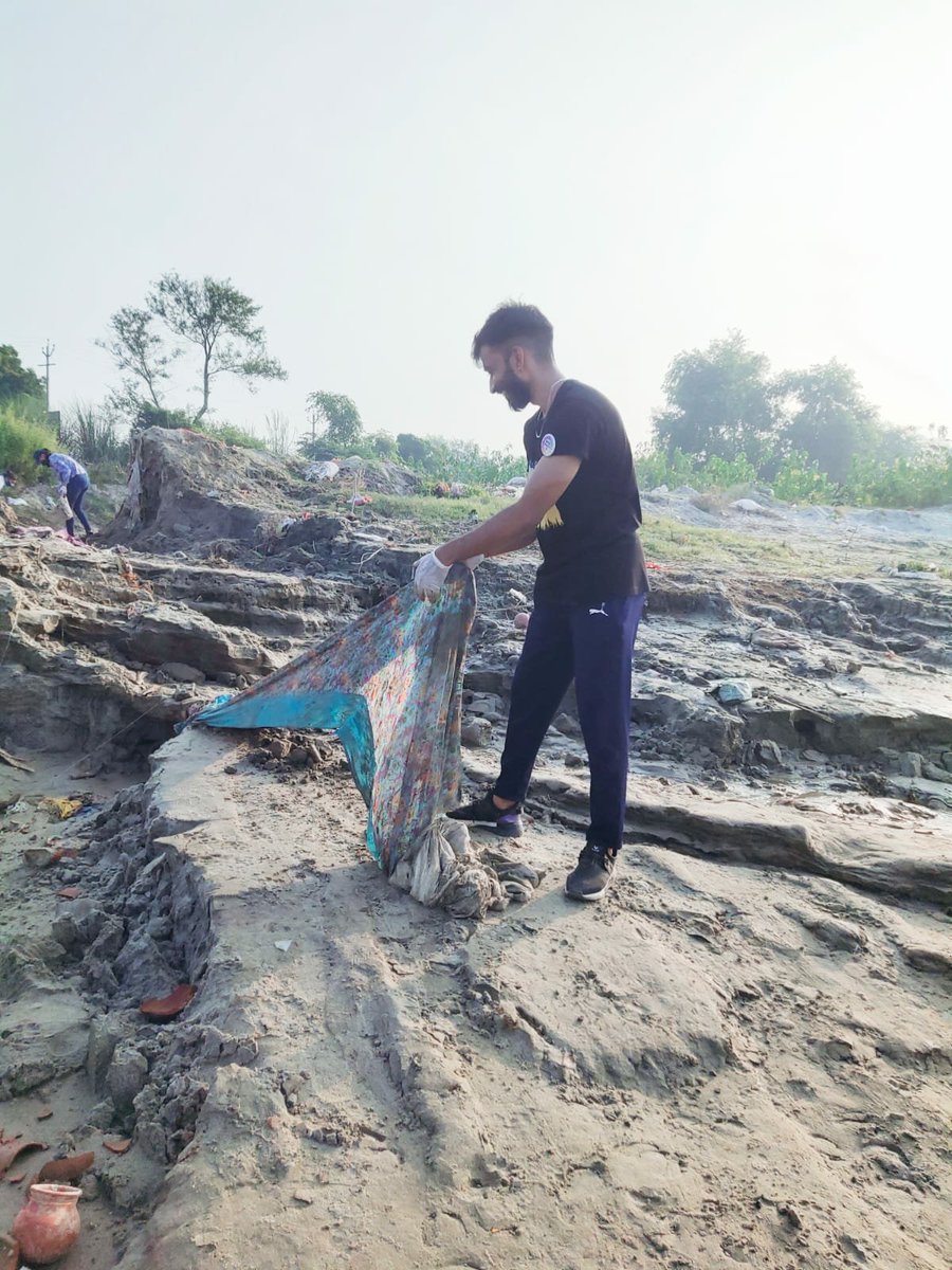 Meri_Dharti's tweet photo. 6 yards of pollution &amp; 600 years of damage ‼️

Join us to undo the damage - https://t.co/DwZHu8HRIs

#meridharti #greeroes #stoplittering #cleanrivers https://t.co/fHkgSoN1X4