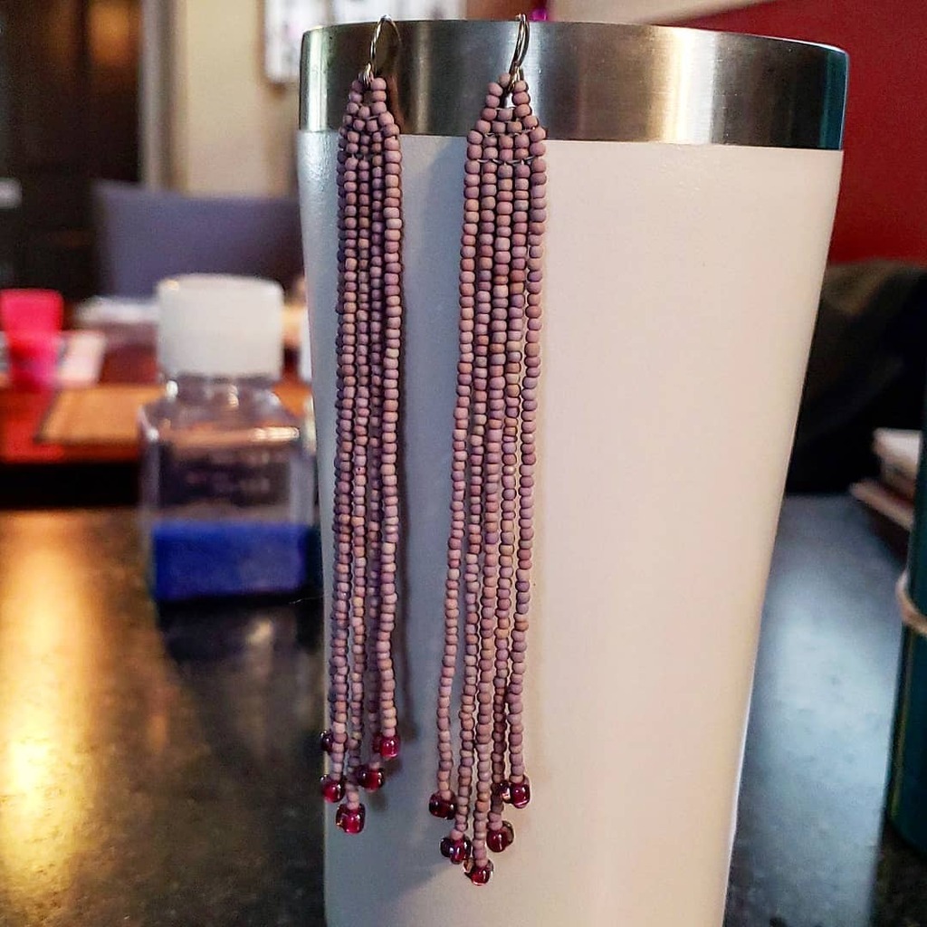 ThreeFates's tweet photo. Working on some new earrings for the shop.
.
.
.
.
#threefatesdesign #beady #handmade #beadwork #ilovebeads #seedbeads #beaded #beading #beadartist #madeinwisconsin #madisonmade #etsyseller #etsy #earrings #purple #jewelry #handmade #handmadejewelry #be… https://t.co/DRac6NIjsv https://t.co/RTpVkwY1SO