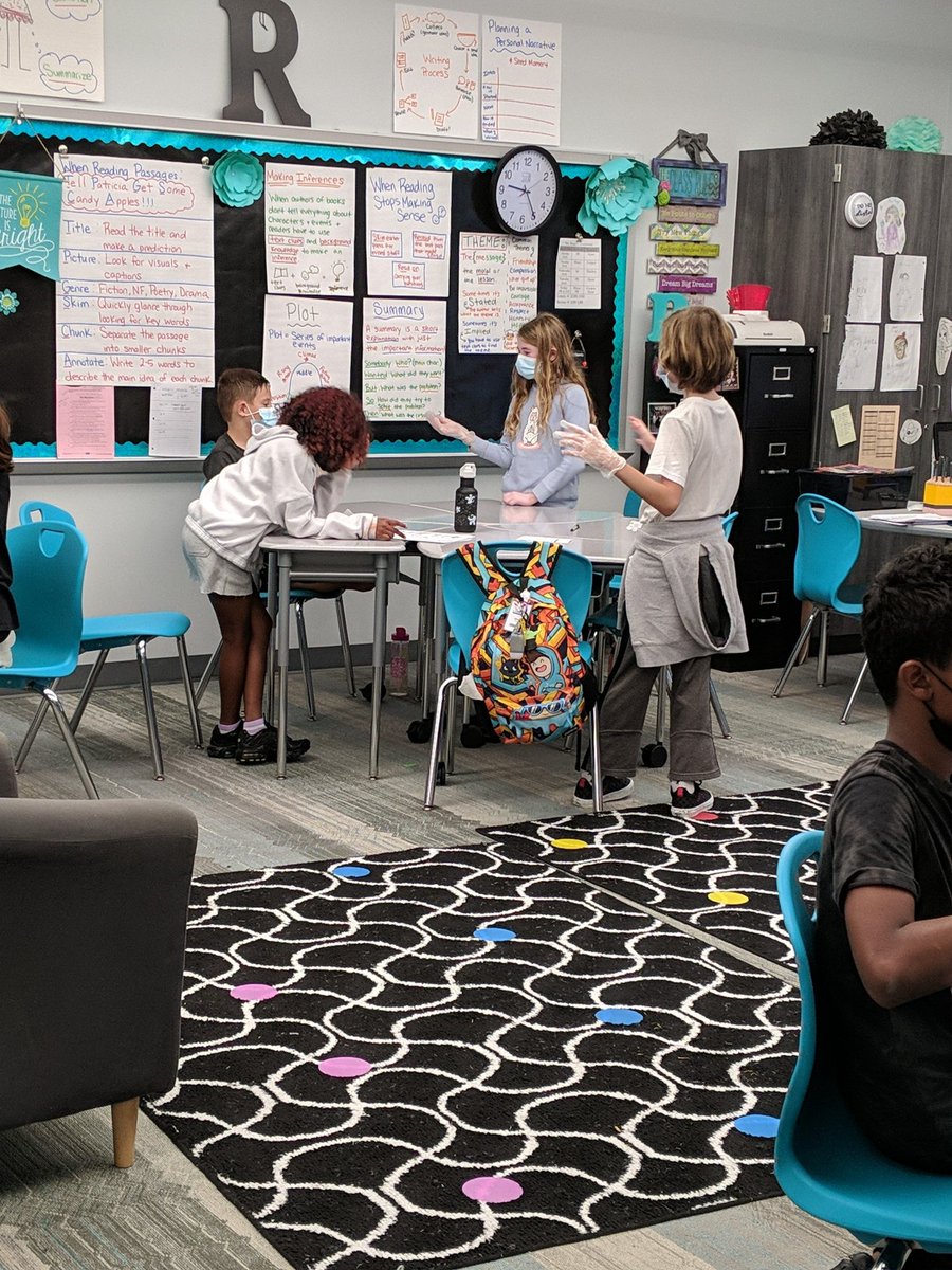 Taking notes from the best <a href="/michellejrangel/">Michelle Rangel M. Ed.</a> to execute a nonfiction surgery!! The kids are so excited❤️❤️ #engaginglearning #KleinFamily <a href="/FoxKISD/">Fox Elementary</a> #teacherslearningfromeachother