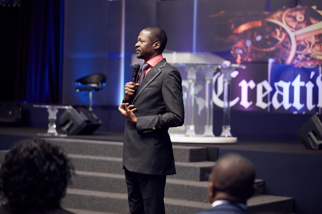 prmakandiwa's tweet photo. Before the name of Jesus starts transforming the person whom you are ministering to,it starts by working on you first.
As you minister to others,may you be the first to experience the power of God!
#TheMiracleCode
#SpiritLife https://t.co/DhfVvLv1tq
