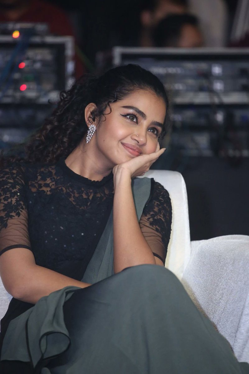 123HDgallery's tweet photo. Beautiful @anupamahere 🥰 at #RowdyBoys movie song Lunch 📸

for more HD pics https://t.co/CB0Hhzsuox

#AnupamaParameswaran #Ashish #RowdyBoysOnNov19th #VijayDeverakonda 
#HDGallery #123HDGallery https://t.co/XMuWXhKE0i