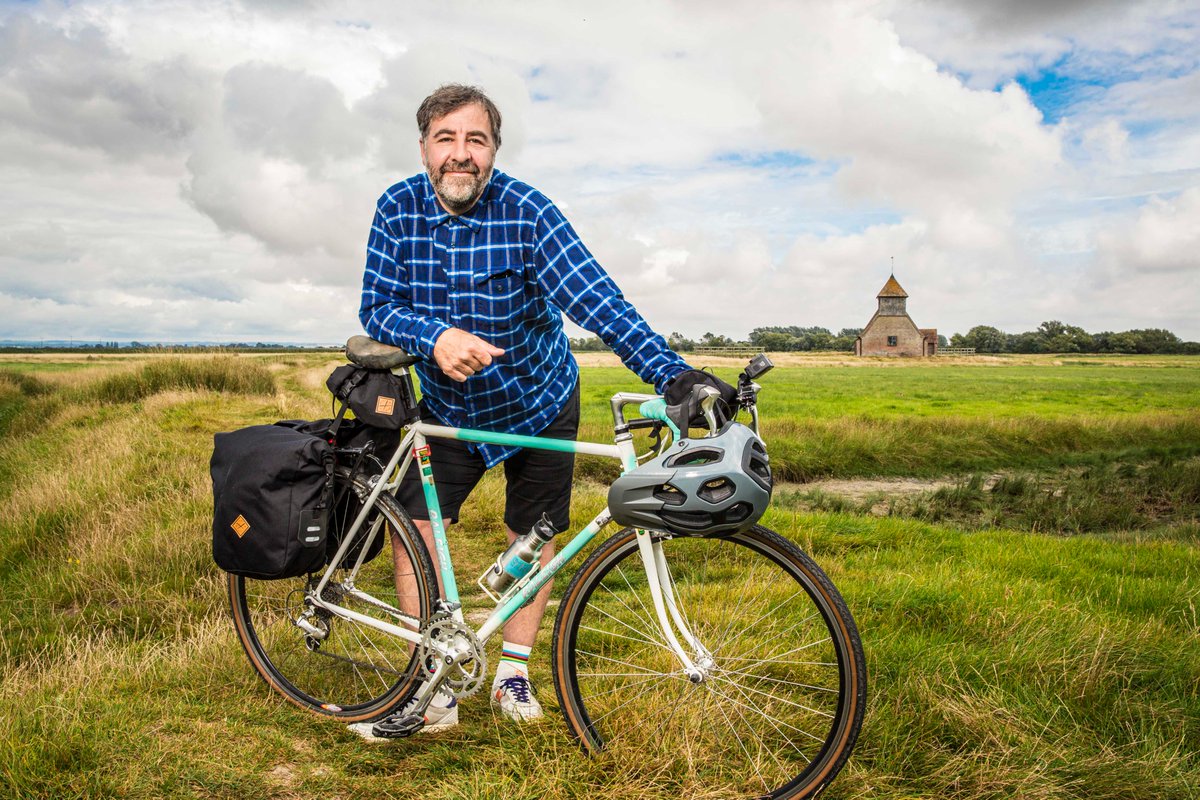 C4Press's tweet photo. Pedalling onto Channel 4 soon... a comedy interview show on two wheels! 

David O'Doherty, @phlaimeaux, is joined by celebrity friends to have a chat and a laugh, all while exploring the beautiful British countryside by bike. 🚴

https://t.co/E5NBek5oCZ https://t.co/FGEphRAu2p