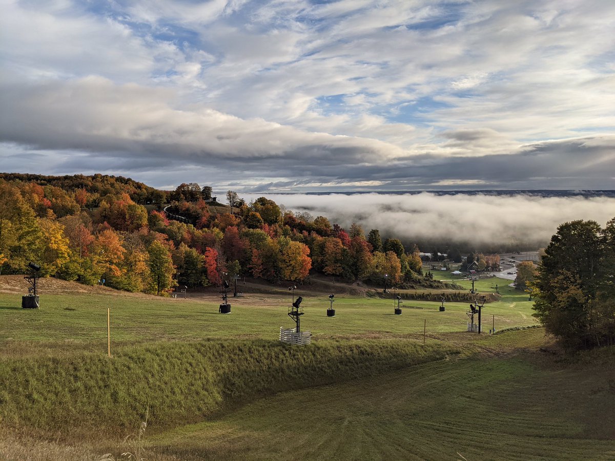 CrystalMountain's tweet photo. π¨ Fall Color Friday Alert! π¨ Weβre moving the needle to #peakcolor! The #leaves really transformed this week and the view is gorgeous. Buy your scenic chairlift tickets online, in advance! π
Buy Now: https://t.co/rAZARKd22G https://t.co/ixyDBiYsam