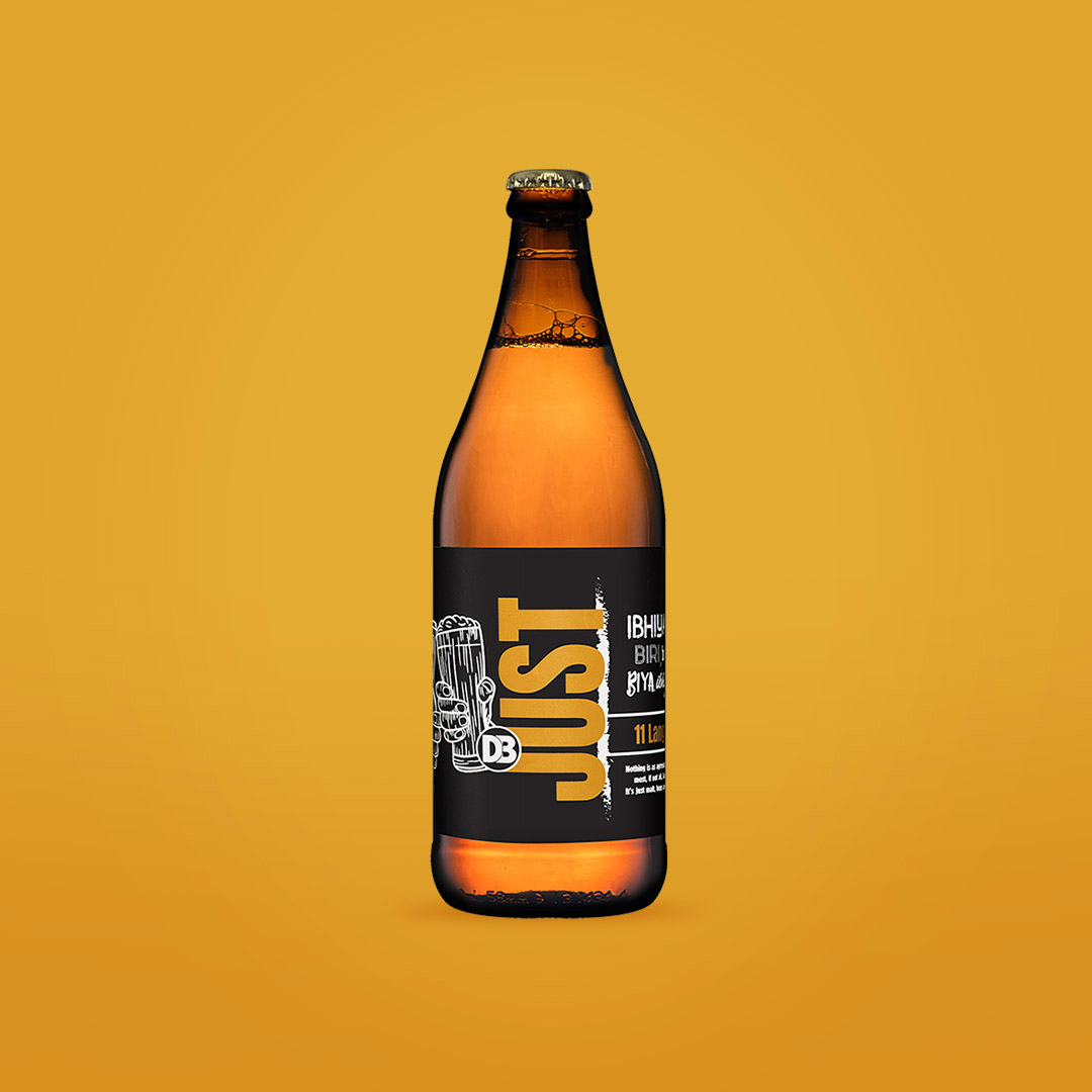 DarlingBrew's tweet photo. 🍔🍺 Hey Durbanites, how's about a nice #DBspecial? 🍺🍔Your lekker local @comicsdurban has a 660ml #JUSTBeer and beef burger (with chips!) going for R110. Plus, if you want to take some home, you can pick up a case of #JUSTBeer for R300 randellas. Now that's a deal🤙 https://t.co/0tsWNBpxQy