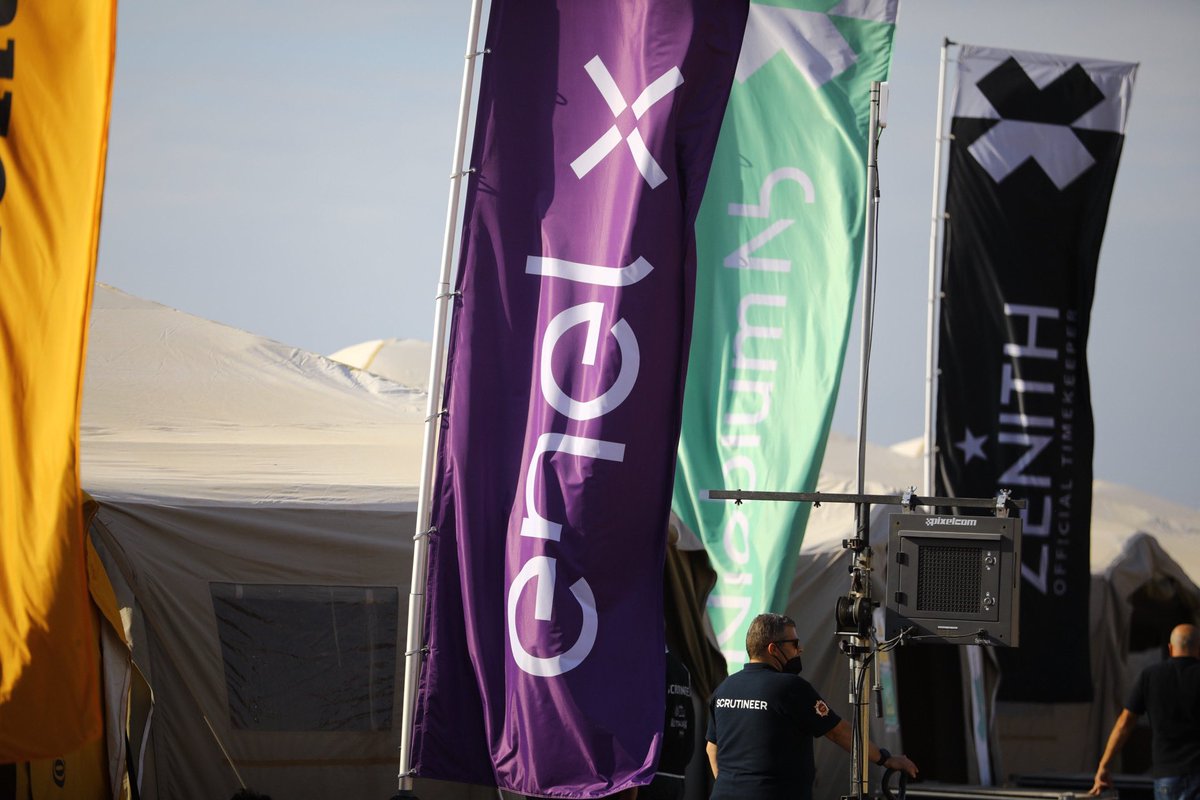 EnelBusiness's tweet photo. Siamo carichi per il via ufficiale all’#EnelX Island X Prix, un progetto importante per la nostra azienda. Il nostro Head of eMotorsport M. Cecchini ci racconta perché siamo ancora una volta in prima “fila”: mobilità elettrica verso nuovi traguardi. #XforSpeed #ExtremeE https://t.co/6pIl6WWYmi