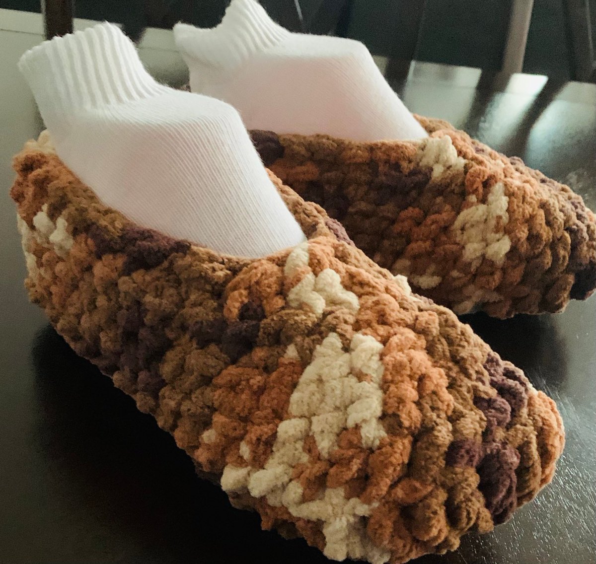 PeonyCreation's tweet photo. Available in my #etsy shop: Large Chenille Crochet Slippers in “Branch” #softslippers #plushslippers #crochetslippers #crochetbooties #houseslippers #adultslippers #womenslippers #menslippers #giftsfor$20 https://t.co/6E3HvEOH6D https://t.co/bxFvlbm6x7