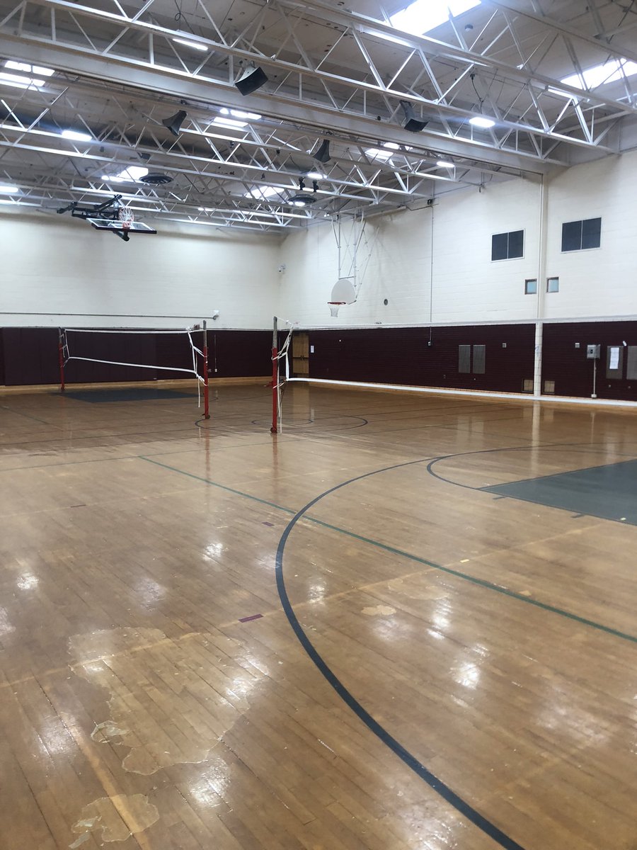 CoachMonroe25's tweet photo. Day 2 Volleyball Tournament - 7th grade standings are close and ready for another great day ! #SportEdModel #PE https://t.co/yHhOvRaY6G
