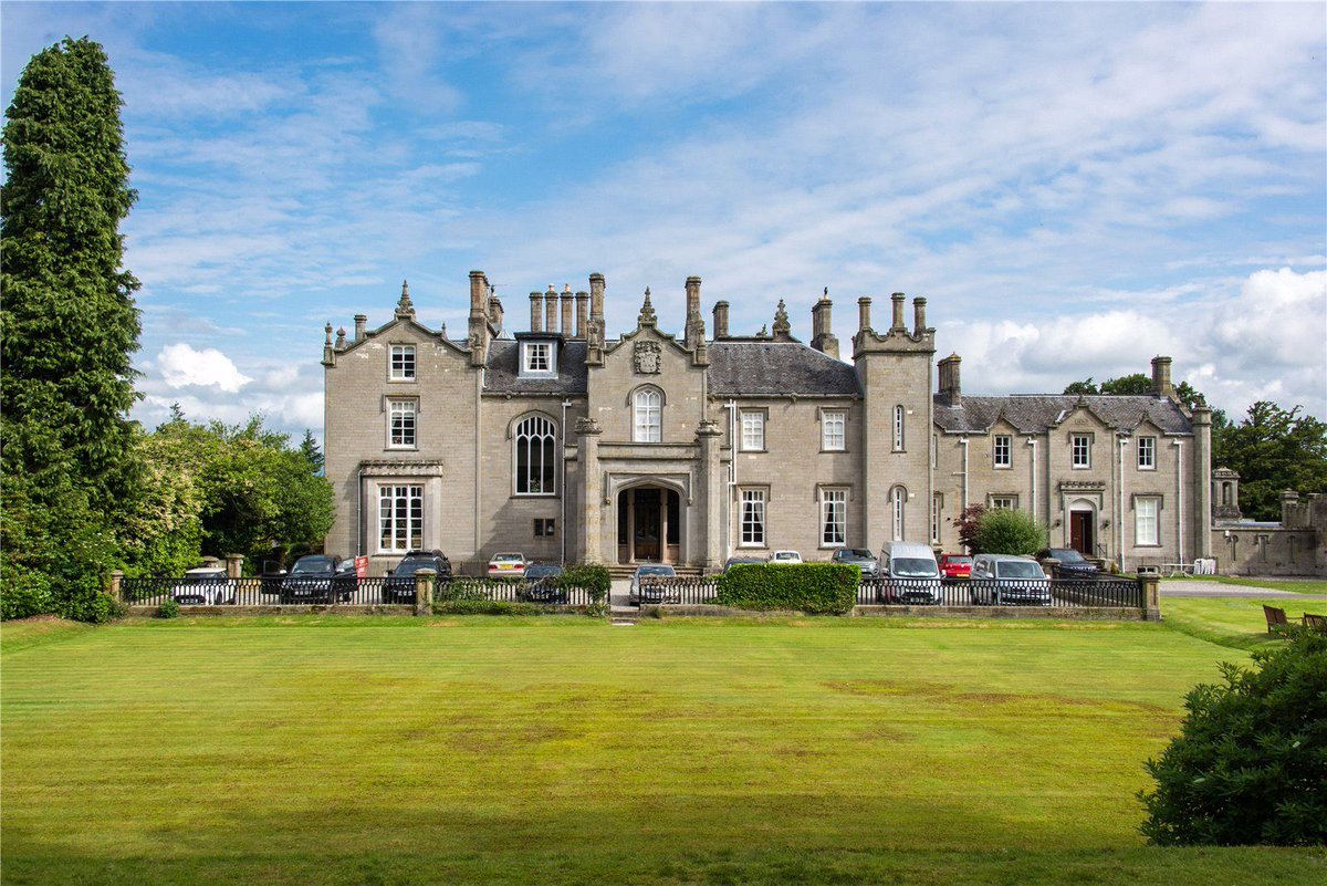 Galbraith_Group's tweet photo. 🧵Thread | Properties Of The Week🏡
⏰Clock watching at work waiting for the weekend?
Don't worry because it's time for #PropertiesOfTheWeek
Up first is the 𝘀𝘁𝘂𝗻𝗻𝗶𝗻𝗴 𝟮 𝗪𝗮𝘁𝘀𝗼𝗻 𝗛𝗼𝘂𝘀𝗲 in Gargunnock, Stirling 👇
https://t.co/lFp9hj7LUI
@Galbraith_STG https://t.co/zCNQsmBjrc