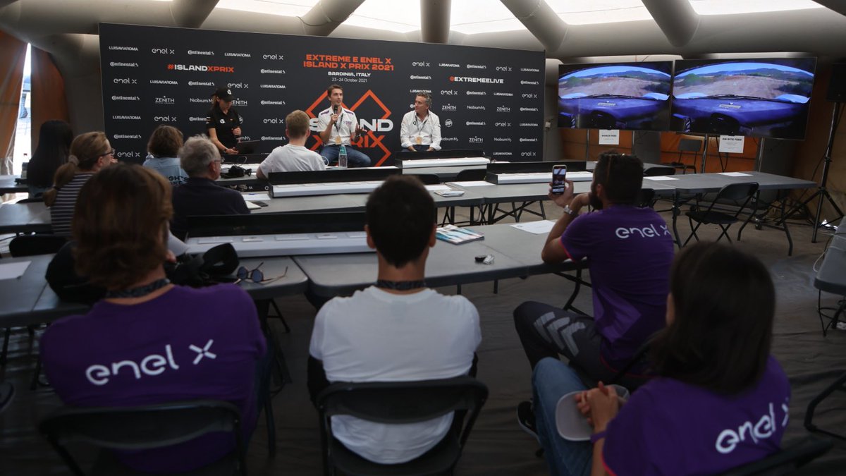 EnelBusiness's tweet photo. “Avere una posizione di leadership a livello globale nell’#eMobility, ci permette di assumere un ruolo chiave nelle quattro grandi competizioni di veicoli elettrici: #FormulaE, #MotoE, #ETCR ed #ExtremeE” - M. Cecchini, Head of eMotorsport #EnelX #XforSpeed https://t.co/6DjPSNpVvx