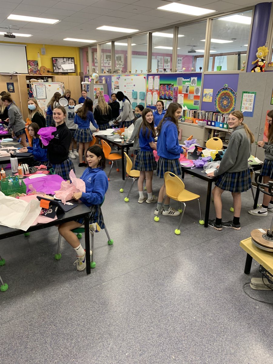 Marian_Library's tweet photo. ⁦@OmahaMarian⁩ 9th grade keeping up the Gnomocemoh mums tradition during CAB! It was so fun to see the creativity! https://t.co/DUWSVY7IDs