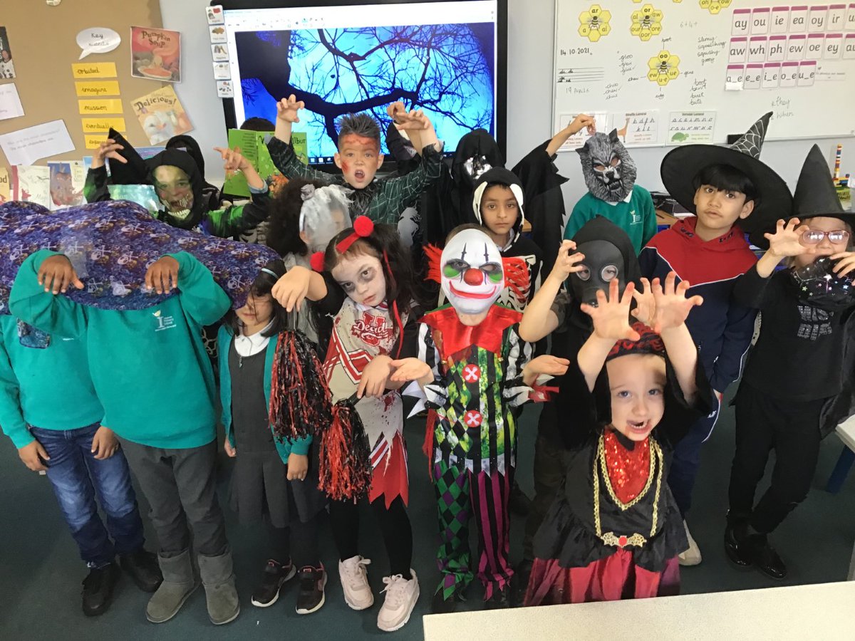 IvesonPrimary's tweet photo. Year 2- Spooky Day #ivesonessentials #experiences #spookyday https://t.co/BqjYfcPQyW