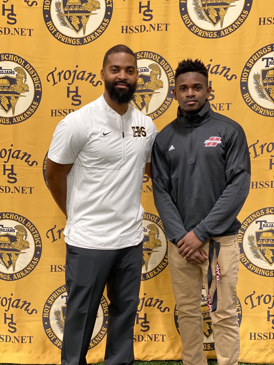 Happy Birthday to one of the best coaches out there! ⁦<a href="/CoachDBurnett/">Darrell Burnett</a>⁩ #DominaTe