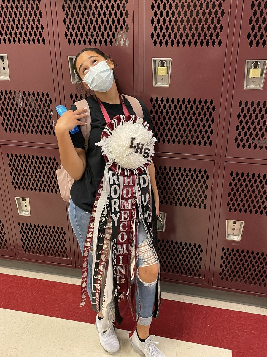 LHS_LadyHoops's tweet photo. HOCO VIBES ‼️😊🏀🤍🤎❤️🖤 #NextLevel🏀 https://t.co/dtLVVqpiEX