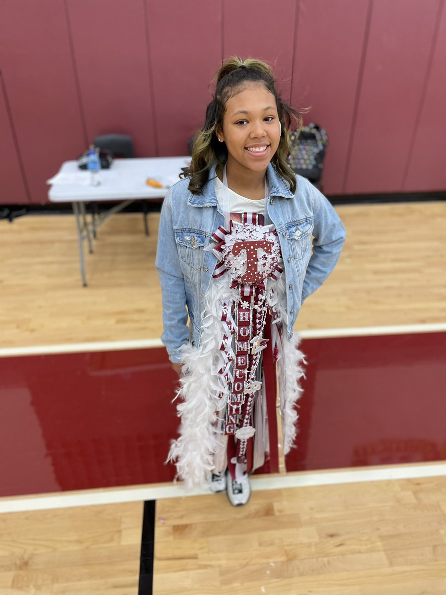 LHS_LadyHoops's tweet photo. HOCO VIBES ‼️😊🏀🤍🤎❤️🖤 #NextLevel🏀 https://t.co/dtLVVqpiEX