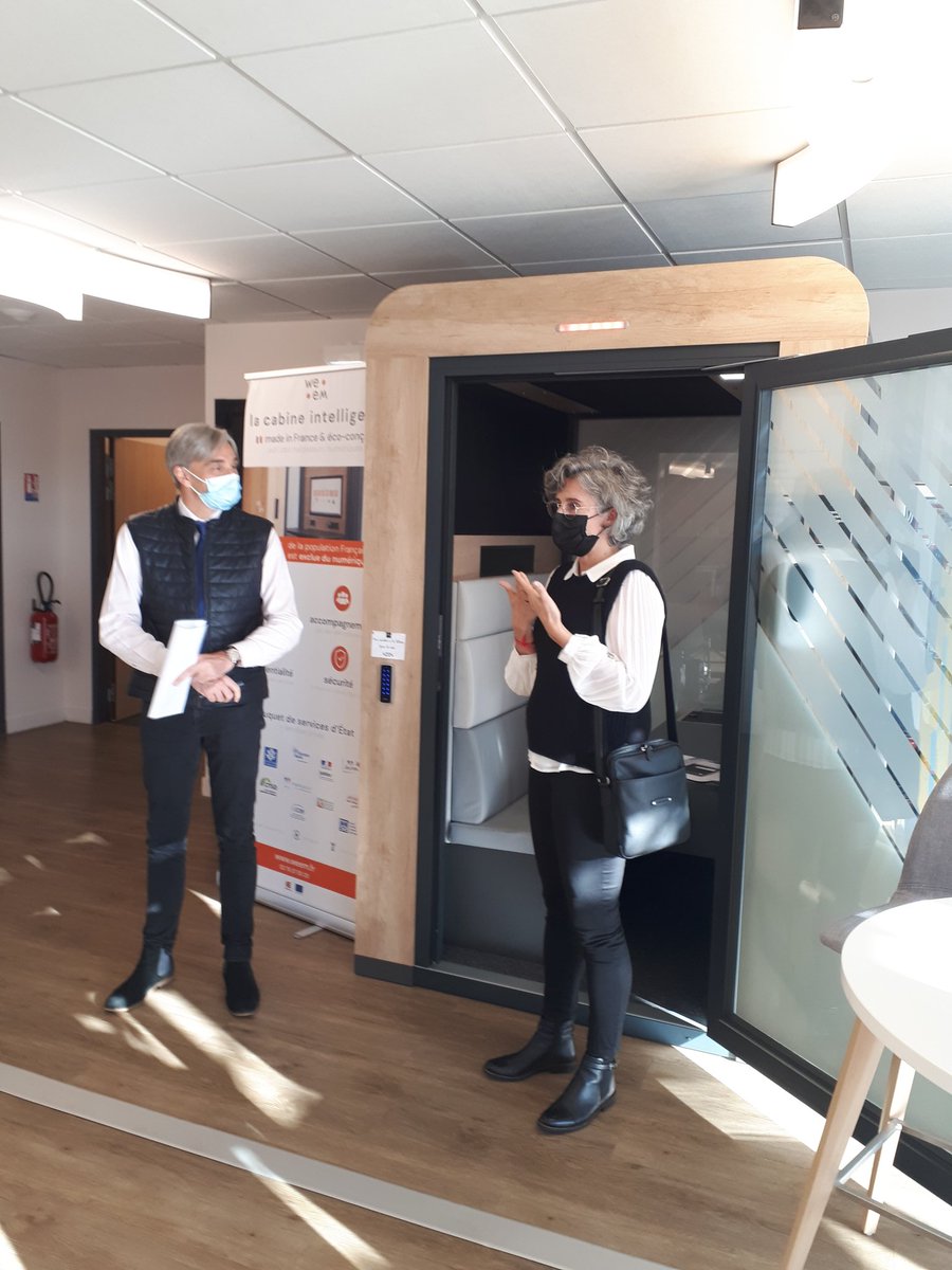 VillageCA_Rouen's tweet image. Merci au Professeur Vera du @CentreBecquerel de sa visite au @VillageCA_Rouen et des échanges constructifs avec les start-up du village et @CANSeine . #innovation