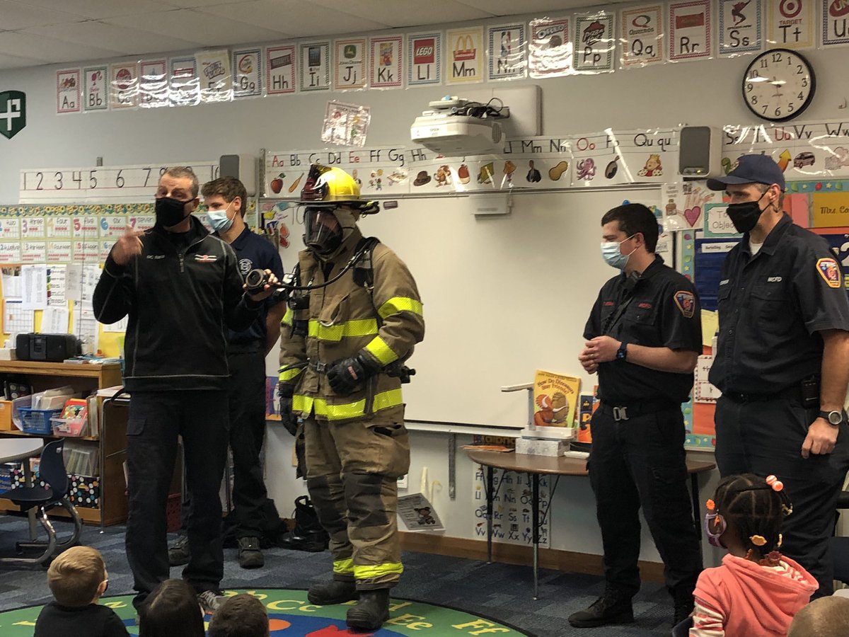 MrsHarringtonEE's tweet photo. Thank you to the Fire Department for coming in this morning to teach use fire safety! We even got to go in the fire truck!!! https://t.co/rwA9sQETNG