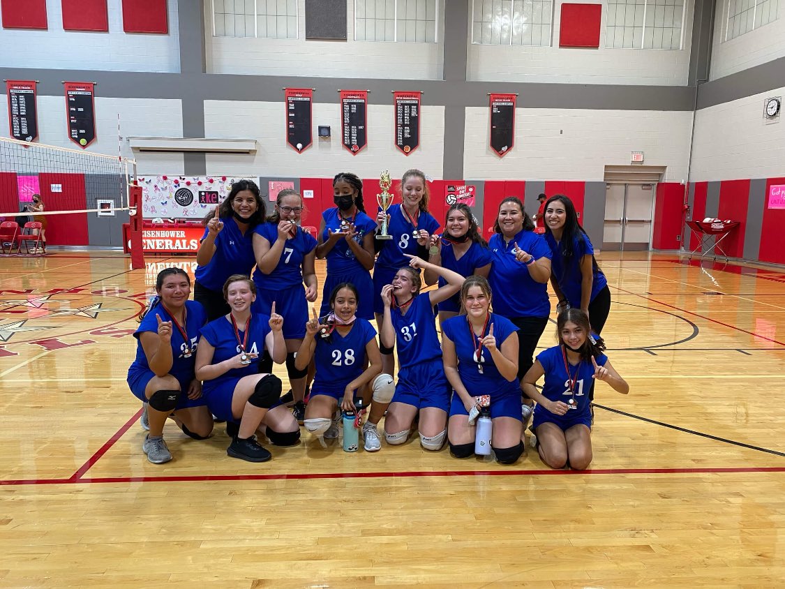 LadyYearling's tweet photo. CONGRATS TO OUR 8TH GRADE A TEAM FOR TAKING HOME THE WIN!! DIVISION II CHAMPS ๐๐๐ฎ๐ We are so proud of all of your hard work this season!!! #yearlingpride #goladyyearlings @NeisdAthletics @GarnerYearlings @YearlingPride @MacBrahmaVB https://t.co/GhwApEiRKo