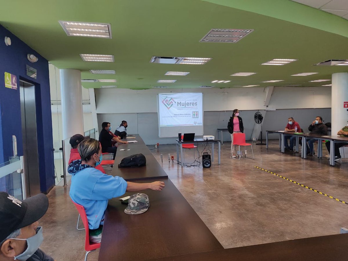 Con el propósito de prevenir la no violencia contra las mujeres y las niñas en espacios públicos, así como promover la igualdad de género, transportistas, continúan recibiendo el taller de “Nuevas Masculinidades” y “Prevención del Acoso y Hostigamiento Sexual”. #TodosPorSaltillo
